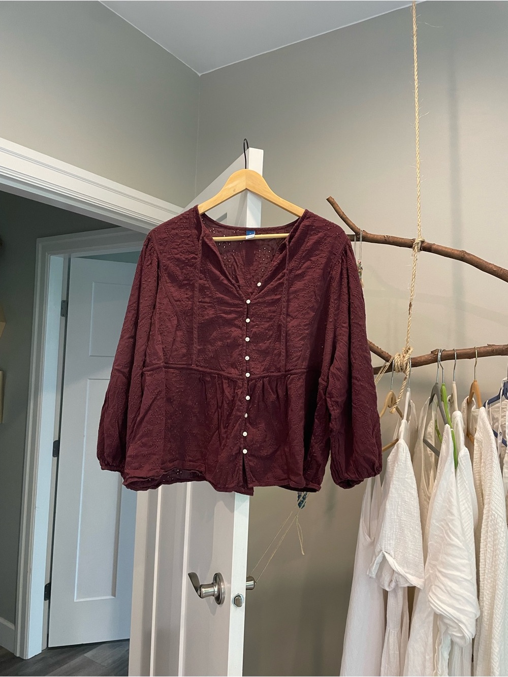 Old Navy Eyelet Maroon Button-Front Peasant Puff Sleeve Blouse